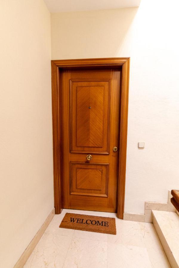 RentalSevilla a un minuto de la Campana Exterior foto