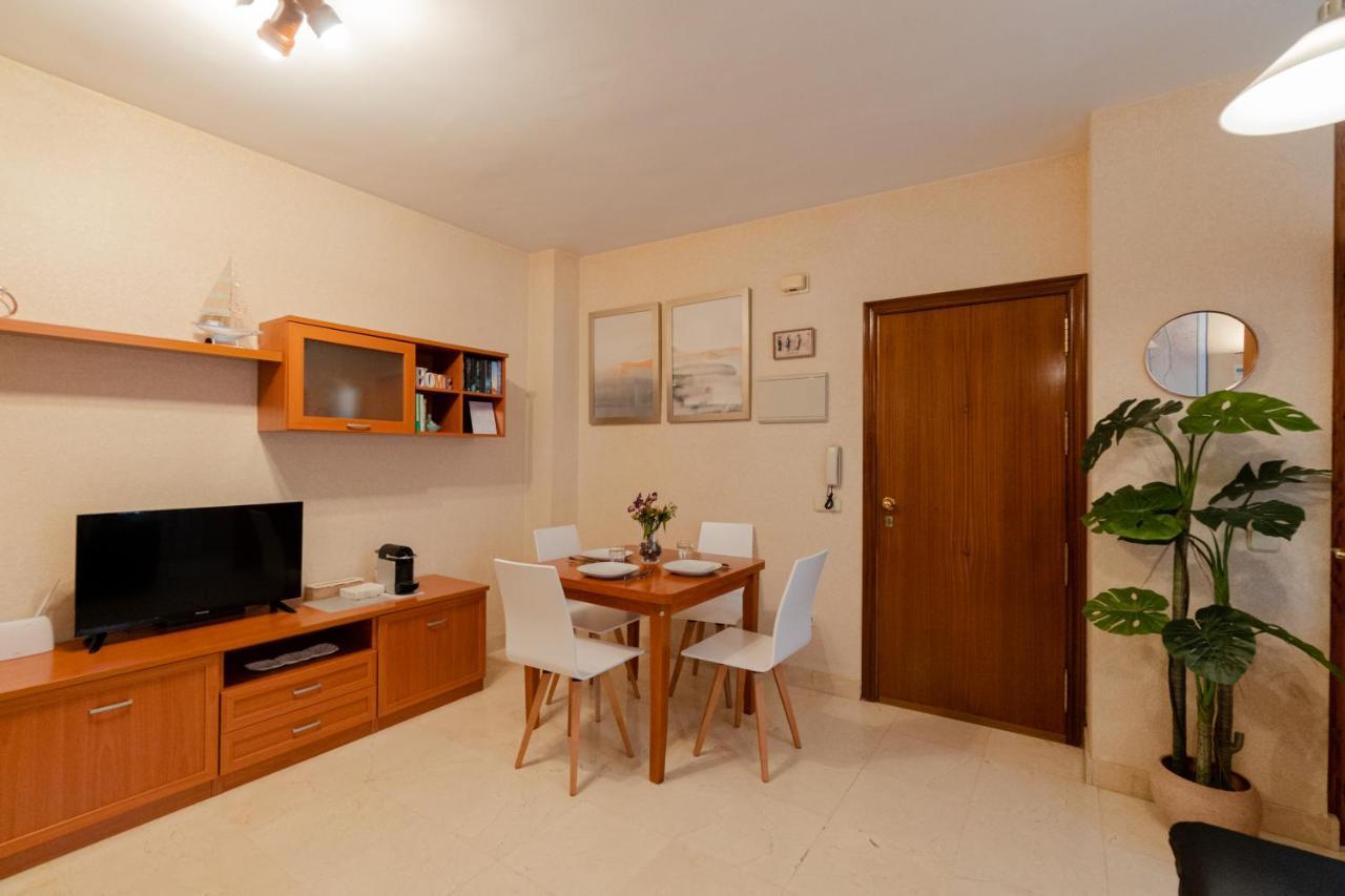 RentalSevilla a un minuto de la Campana Exterior foto